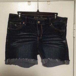 Embellished denim jean shorts- dark size 13/14